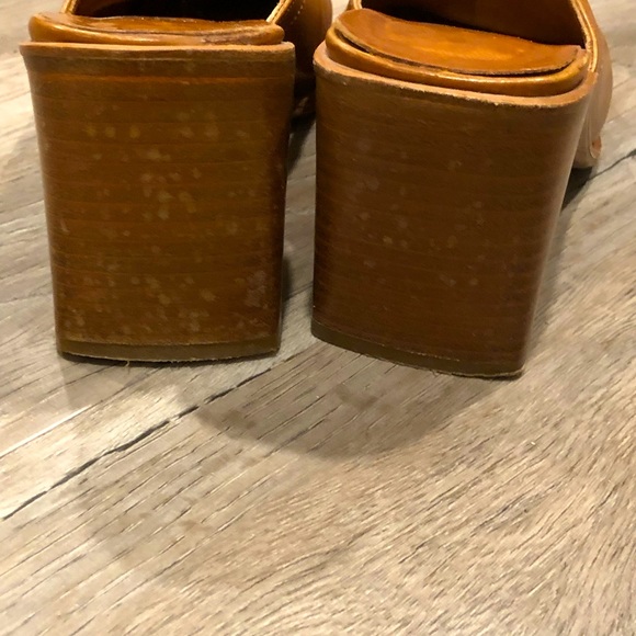 BRAVO Browns Made in Italy caramel color slip on shoes. Size 37 1/2 - Picture 2 of 3